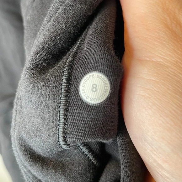 Lululemon Find Your Unwind Pullover in Black Size 8 W3CVOS - Picture 10 of 10